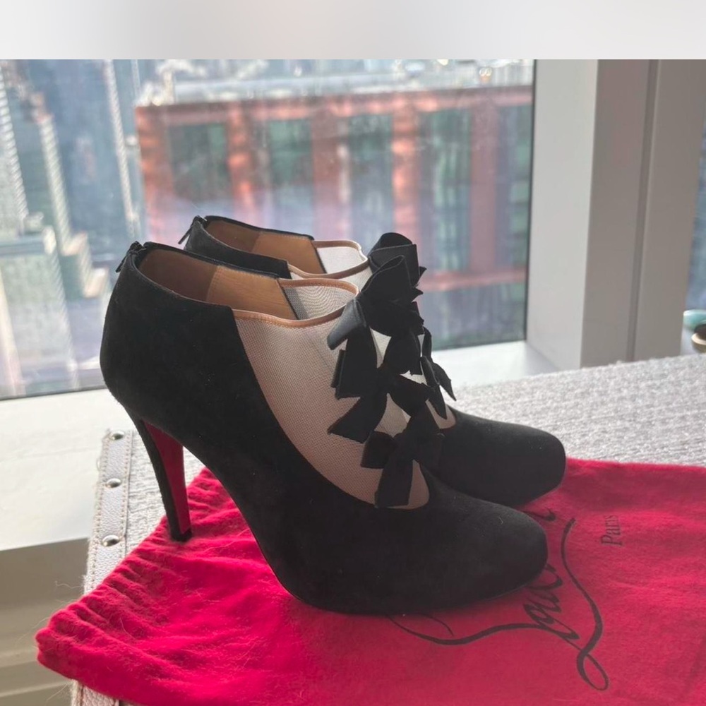 Christian Louboutin suede round toe bow ankle booties size 8